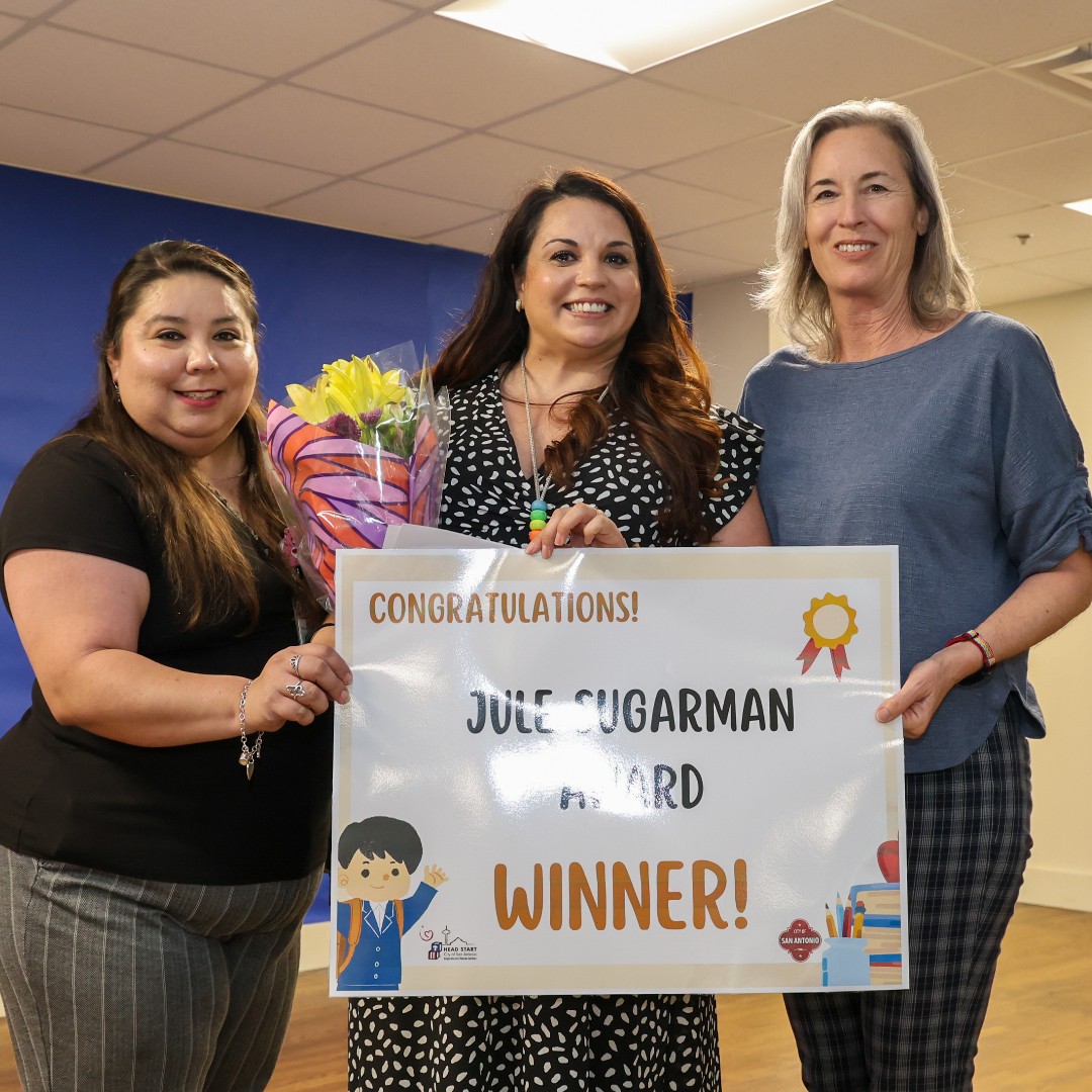 San Antonio ISD (@saisd) on Twitter photo Congratulations to Jaclyn Whiten, Head Start teacher at <a href="/JTBrackES_SAISD/">JT Brackenridge ES</a>, who received the Jule Sugarman Award from Head Start.
Felicitaciones a Jaclyn Whiten, maestra de Head Start en J.T. Brackenridge Elementary, que recibió el Premio Jule Sugarman de Head Start.
#SAISDProud Congratulations to Jaclyn Whiten, Head Start teacher at <a href="/JTBrackES_SAISD/">JT Brackenridge ES</a>, who received the Jule Sugarman Award from Head Start.
Felicitaciones a Jaclyn Whiten, maestra de Head Start en J.T. Brackenridge Elementary, que recibió el Premio Jule Sugarman de Head Start.
#SAISDProud