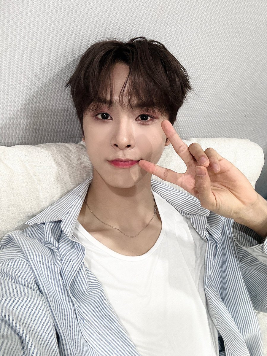 BAE173_member's tweet photo. [#유준]

Saya sudah sampai di Jakarta! Aku tidak sabar untuk bertemu denganmu 😆💕

#BAE173 #비에이이173
#YOOJUN https://t.co/0KUUX9qpDI