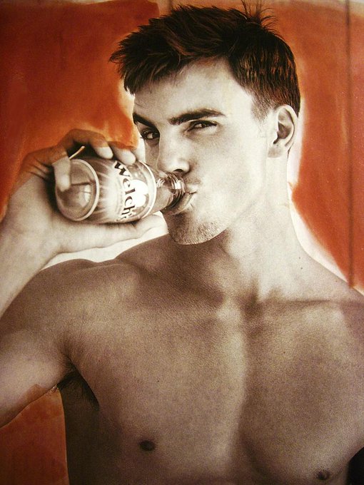 AmenEverytime's tweet image. Colin Egglesfield by Bruce Weber in 1997. #FlashbackFriday✨    #ColinEgglesfield @CEgglesfield @ShoutOutTShirts #ModelDays #Photography #BruceWeber @Bruce_Weber #FBF