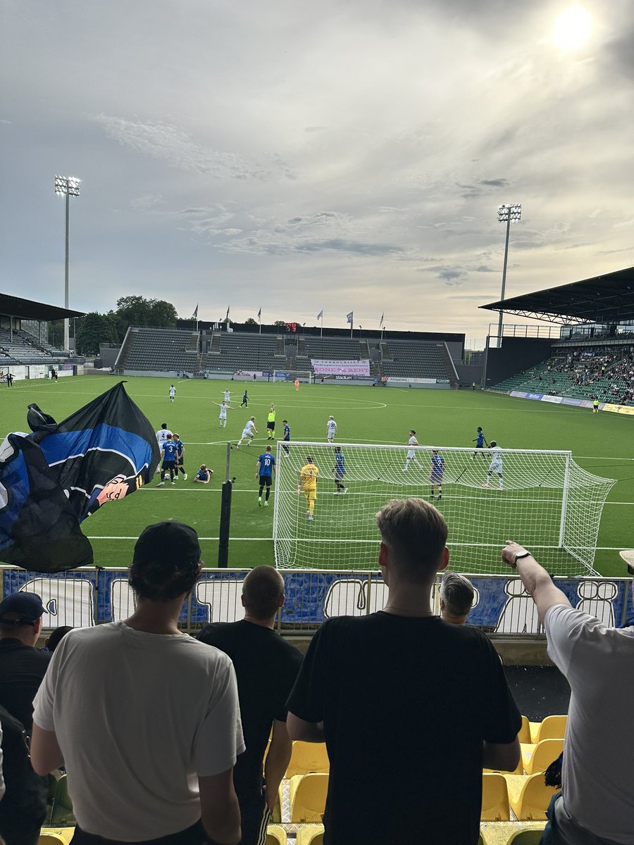 futis on parasta paikan päällä. vaikka seuralla menee heikosti, niin ei anneta sen vaikuttaa. #fcinterturku #veikkausliiga