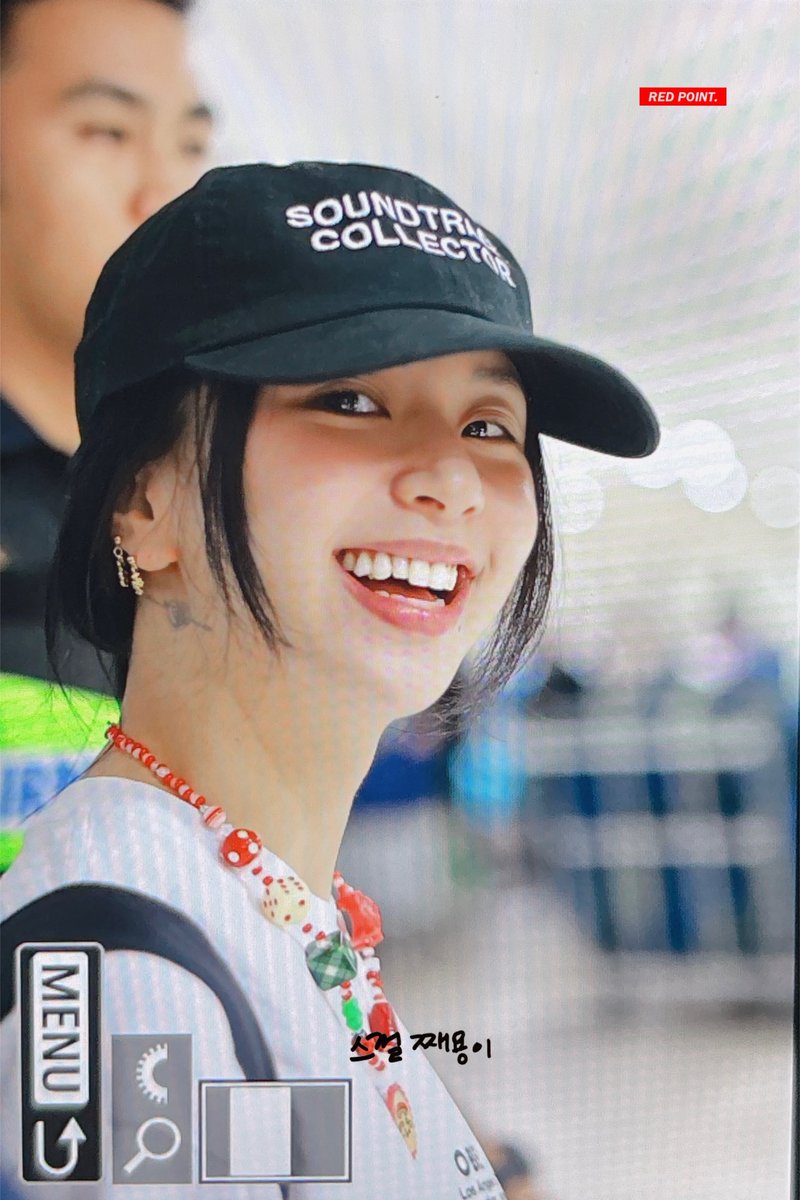 REDPOINT423's tweet photo. 240531 MNL

도착💖

#CHAEYOUNG #チェヨン #손채영 #TWICE https://t.co/aOov2NQfKF