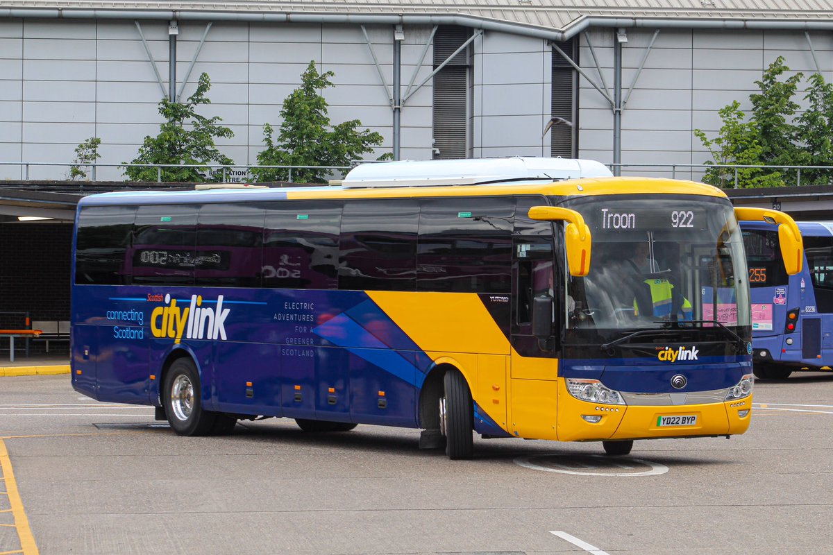 FirstOverground's tweet photo. A little half hour at Buchanan Street Yesterday feautring
@FirstinGlasgow
@MidBluebird
& @ScotCitylink
#WrightGemini #E400MMC #YutongTEC12 https://t.co/w1hjufS4oG