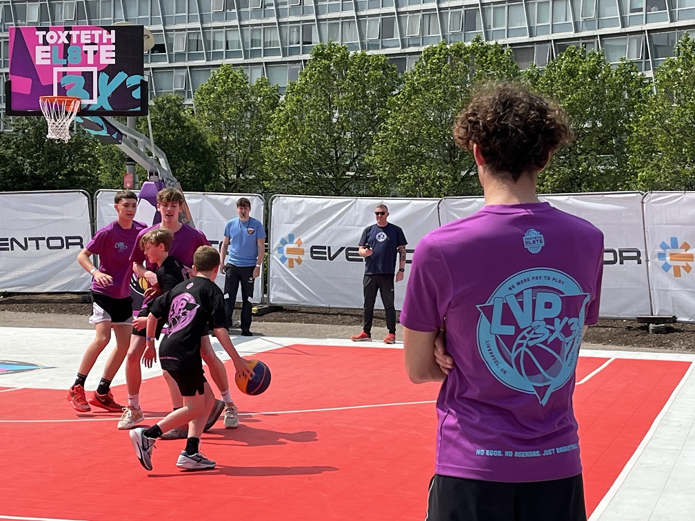 MerseysideVrp's tweet photo. The ☀ is shining at @Liverpool_ONE as the UK's 1st 🅵🆁🅴🅴 3x3 🏀 tournament bounces into action! 

Free mentoring &amp; coaching is available Sat &amp; Sun between 10am-midday followed by a tournament, with 60 teams vying for a place in Sunday's final. 

Get down and get involved! 🙌 https://t.co/g6YLpWMkwl