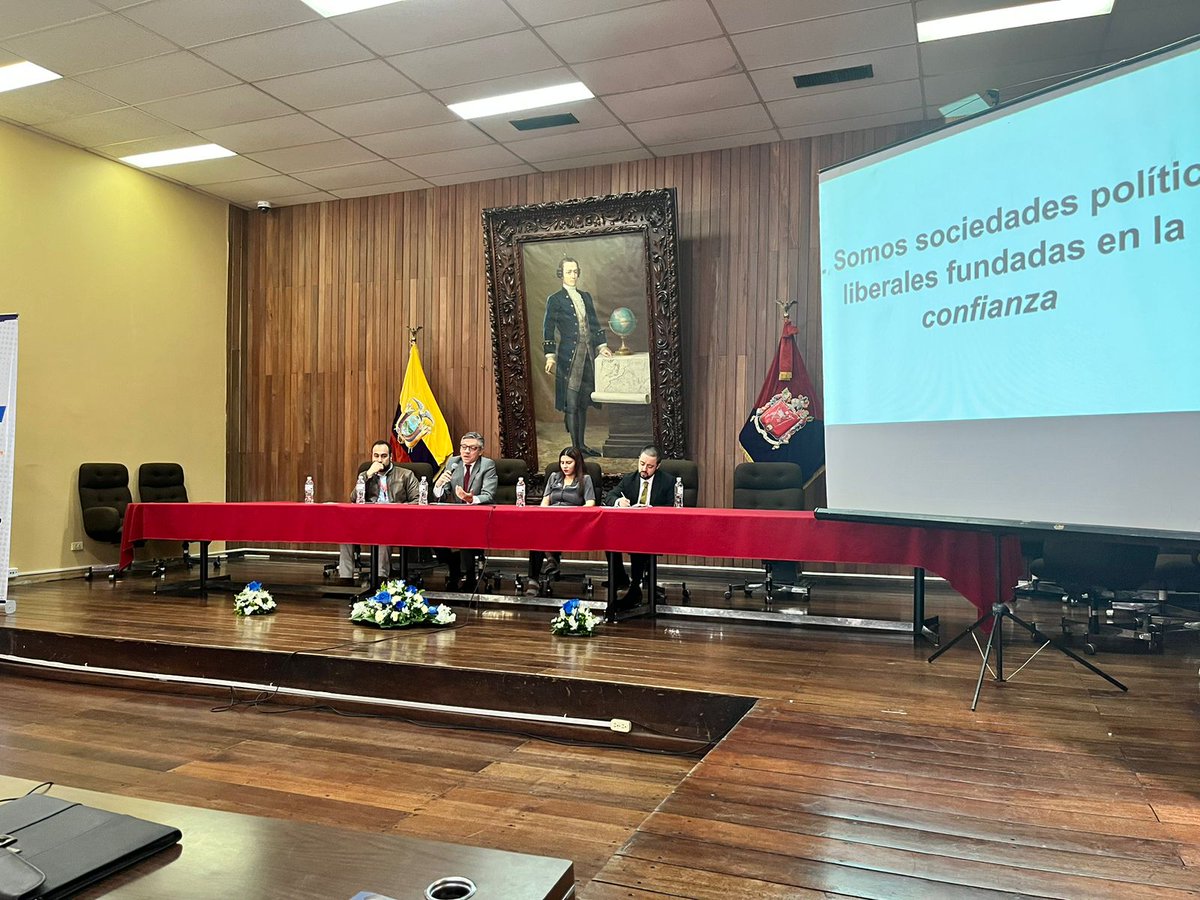 Iniciamos la mesa redonda, una estrategia de trabajo y participación ciudadana. Es importante fomentar el interés en pro de un mejor desarrollo nacional.
#GobiernoAbiertoChimborazo #opengovweek  #ChimborazoTransparente #EstadoAbiertoEc #OGPLocal