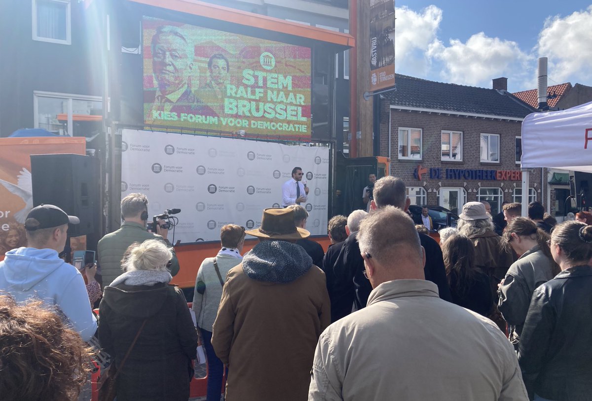 Vandaag is de #Vredeskaravaan van Forum voor Democratie in Zeeland! Nu in Terneuzen, vanavond in Middelburg. Kom ook langs bij één van onze manifestaties richting de verkiezingen van 6 juni: fvd.nl/vredeskaravaan. ⬅️🇳🇱 #FVD