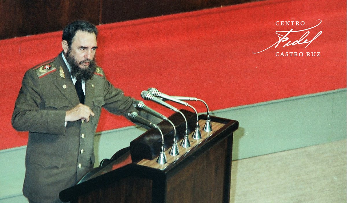 #Fidel:"Me veo por ello obligado a recordar que en #Cuba hubo, hay y habrá una #Revolución cuyos principios no se venden ni traicionan; que jamás hemos renunciado a nuestro sistema político, económico y social".