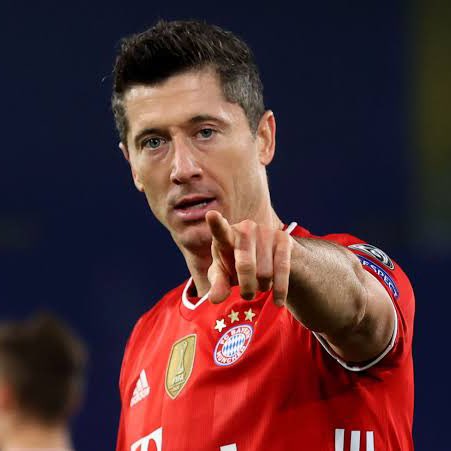 solcugazete's tweet photo. Fenerbahçe, Robert Lewandowski'nin transferi için çalışmalara başladı. 

(Ertan Süzgün) https://t.co/M0AAVAd4nD