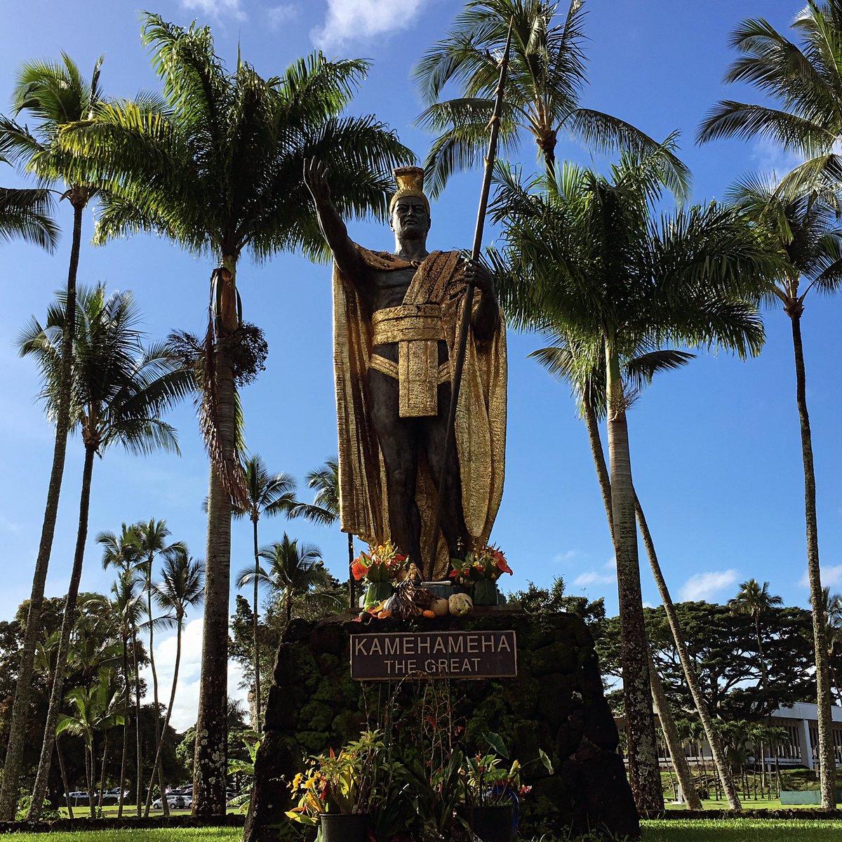 Happy Aloha Friday! 🌺🌈🏝
#livealoha #kamehamehathegreat #pauhana #alohafriday #bigisland