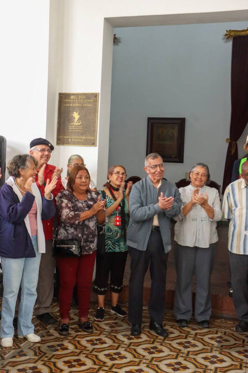 Inauguramos este #31May la Galería de Cronistas, en el Museo de Caracas, junto a un equipo que trabaja por mantener viva la historia de la ciudad. Somos territorio turístico, y en el Centro Histórico tenemos espacios para dar a conocer nuestras raíces. #AvanzandoConAmor