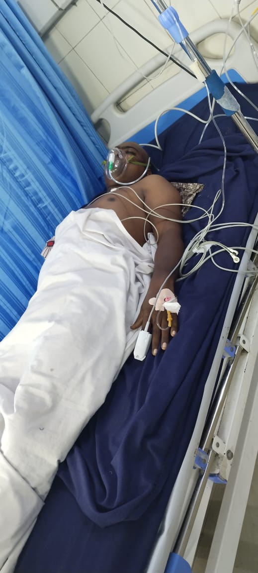 TGPWU's tweet photo. Emergency @zomato delivery boy seriously injured. Pvt hospital asking 10-12 lakhs for treatment. Family has no support &amp; wife is requesting for ambulance to return to village in Nanded. Urgently appeal @TelanganaCMO @CMOMaharashtra govt, General public to come forward and help👇 https://t.co/Cjm85ETqfY