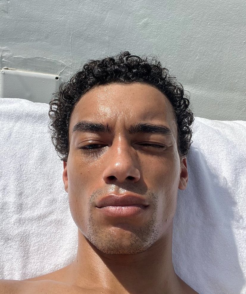 Si t'as peur, que tes mains vont me lâcher
Je te tiendrai plus fort, 
je serai le plus fort