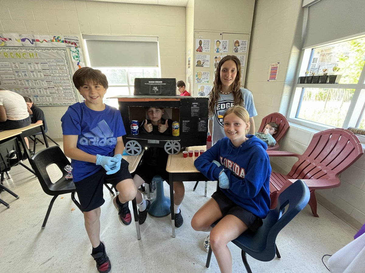 Mademoiselle Pimentel tweet media