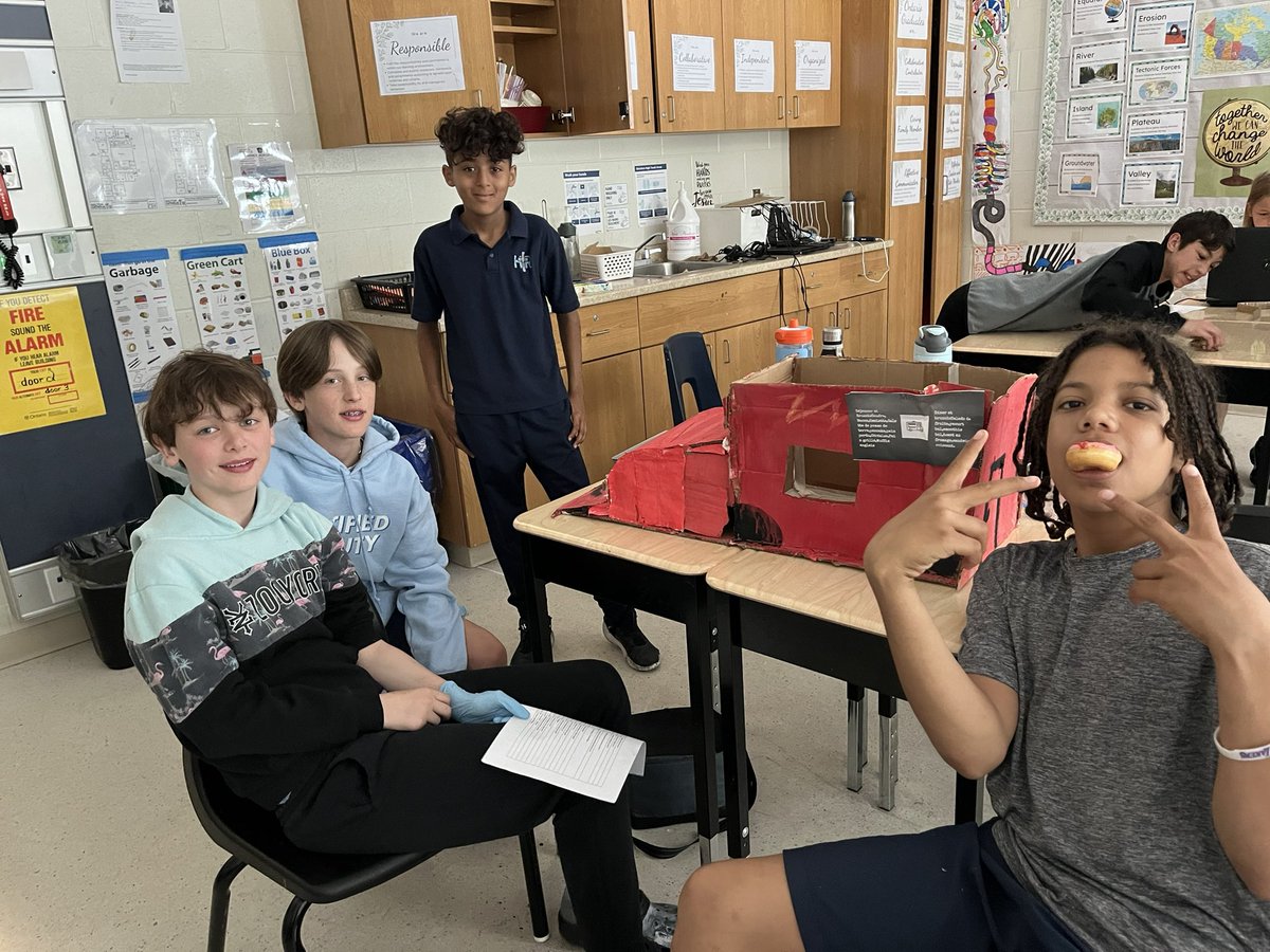 Mademoiselle Pimentel tweet media