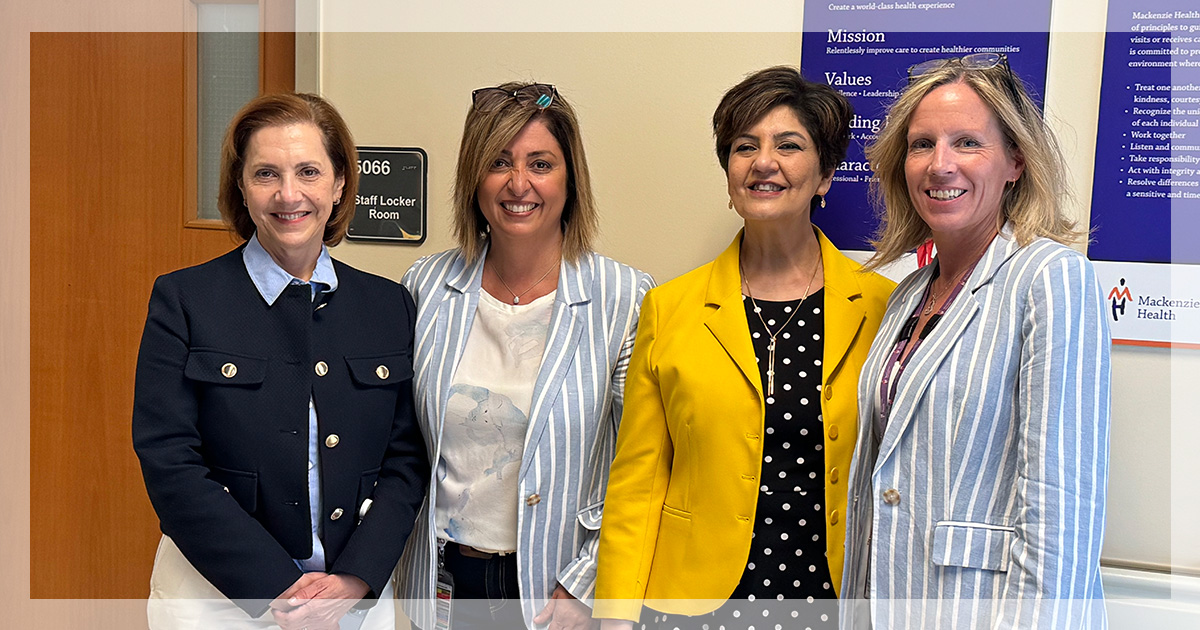 MackenzieHealth's tweet photo. Thank you @KarimaVelji, Chief of Nursing & Professional Practice and Assistant Deputy Minister of Health, for joining us at Mackenzie Richmond Hill Hospital to learn our new IV pump technology and how provincial government programs are helping us recruit and retain nurses. https://t.co/OCbVaryeTW