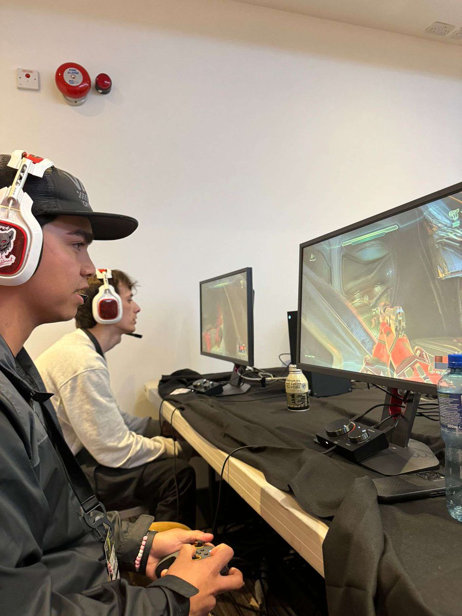 HCS London Halo 5 2v2 LAN CHAMPS w/<a href="/YnG_GuNz/">Anthony</a>