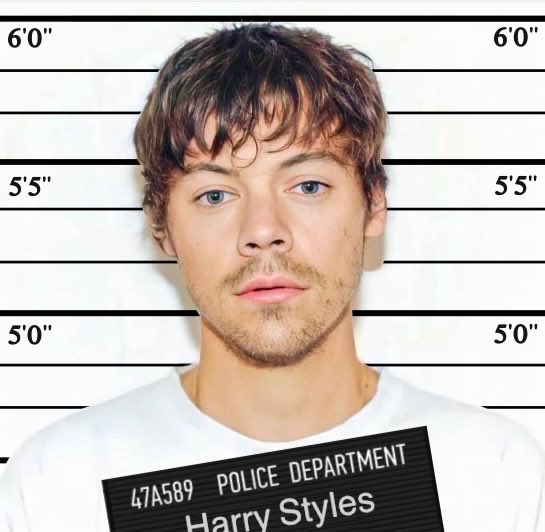 well...it cant of been JUST me who always saw this as a mugshot???