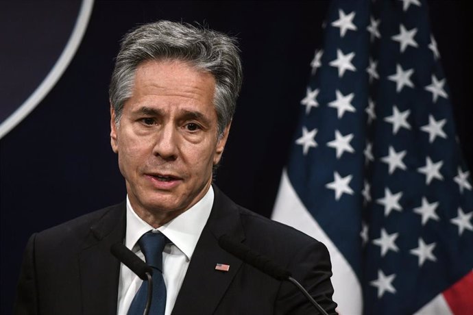 Secretario Blinken admitió en Congreso q #Cuba no protege terroristas, despejando último pretexto de nuestra injusta designación como Estado patrocinador del terrorismo.

Única razón para mantenernos en esa lista es endurecer medidas extremas de cerco financiero vs pueblo cubano.
