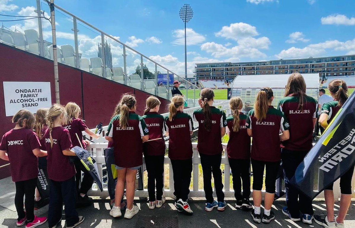 OBWCC's tweet image. It’s been an amazing day for our Blazers girls to end the week, forming a guard of honour for @_WesternStorm as they beat @Sunriserscrick by 28 runs! 

An amazing season for the girls continues 🔥 up the Blazers! 

#BringYourFire #OBWs