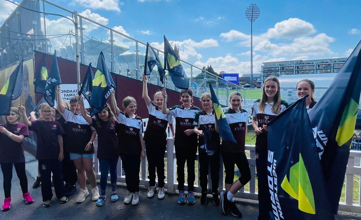 OBWCC's tweet image. It’s been an amazing day for our Blazers girls to end the week, forming a guard of honour for @_WesternStorm as they beat @Sunriserscrick by 28 runs! 

An amazing season for the girls continues 🔥 up the Blazers! 

#BringYourFire #OBWs