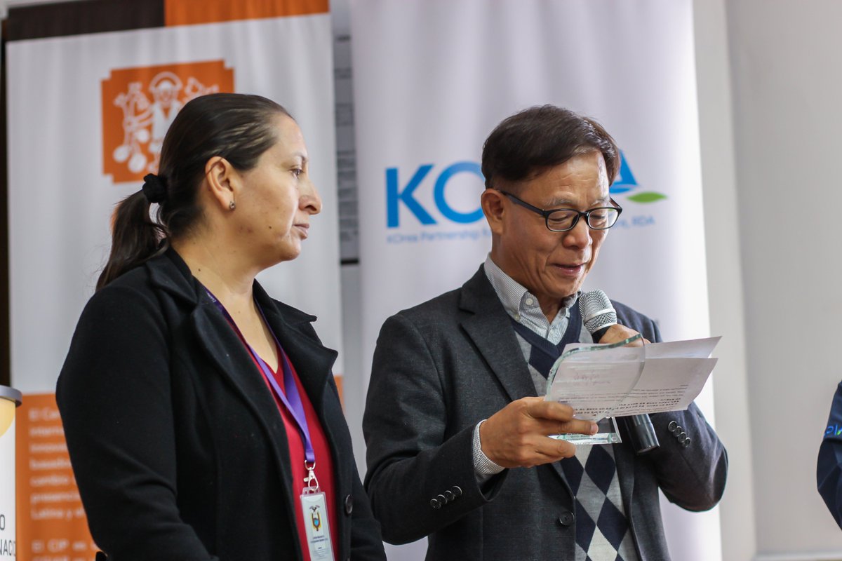 KOPIAEcuador's tweet photo. El equipo del Centro KOPIA, participó en un evento organizado por el Centro Internacional de la Papa, con motivo del Primer Día Internacional de la Papa. Este espacio contó con la presencia de actores principales en la producción de este cultivo. https://t.co/ZgOa9PaSsm