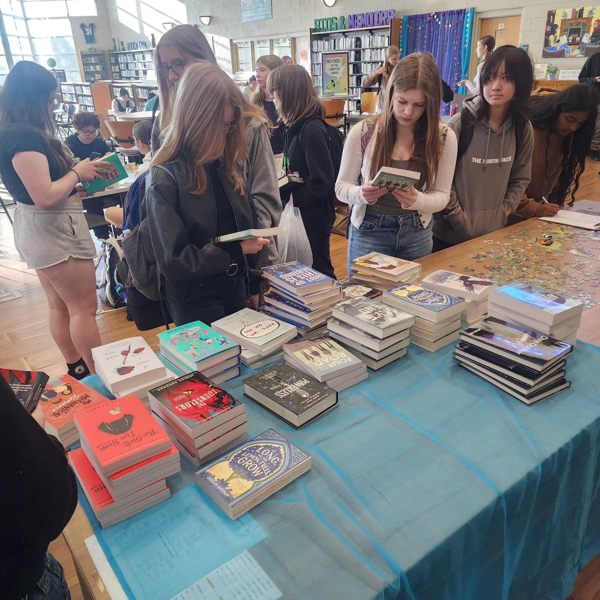 Over 225 students came &amp; got a free summer reading book today. In fact, 50 were grabbed before 7:30 AM! Did you get 1? Visit Monday AM to grab yours. 2nd books are up for grabs, too! (While supplies last!) Happy reading, Dragons!
#DragonsRead #ProtectTheThunder #AlwaysLakeOrion