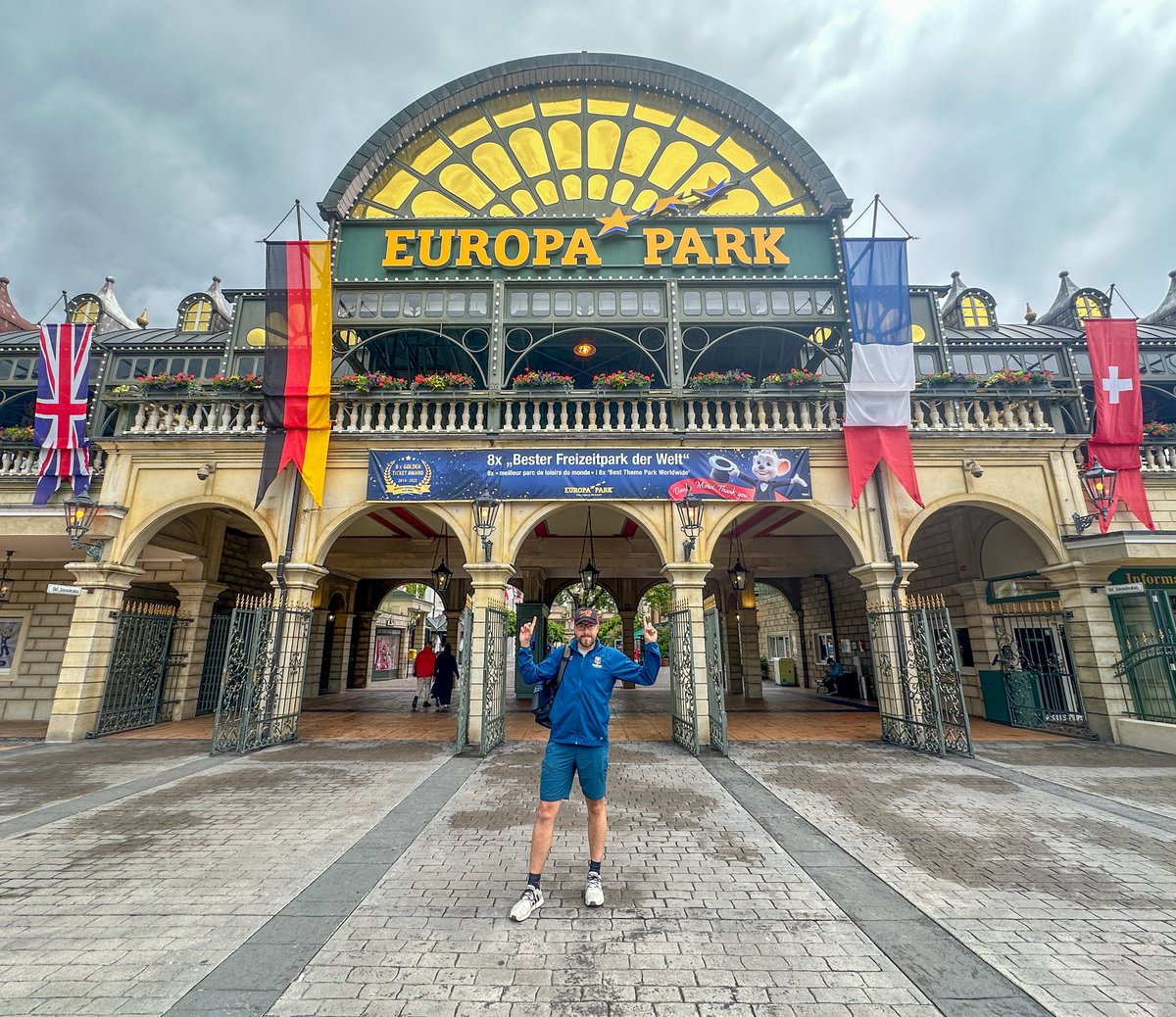 A brilliant first day at @EuropaParkUK 

Voltron was the most intense ride I’ve ever been on, It was relentless! 🥴

I also loved Wodan Timbur Coaster and Blue Fire.

Back again tomorrow! 🎢
