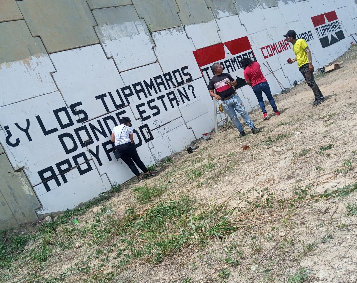 TupamaroMRT_'s tweet photo. En el Bloque @Occidente_MRT, Estado @Trujillo_MRT, nuestra militancia Rebelde #PintandoVictoria en el Municipio @Valera_MRT se activaron desde temprano a llenar las paredes de rojo y negro.

¿Y los TUPAMAROS dónde están?
¡Apoyando a Nicolás!

@NicolasMaduro https://t.co/9yqidcQjRG