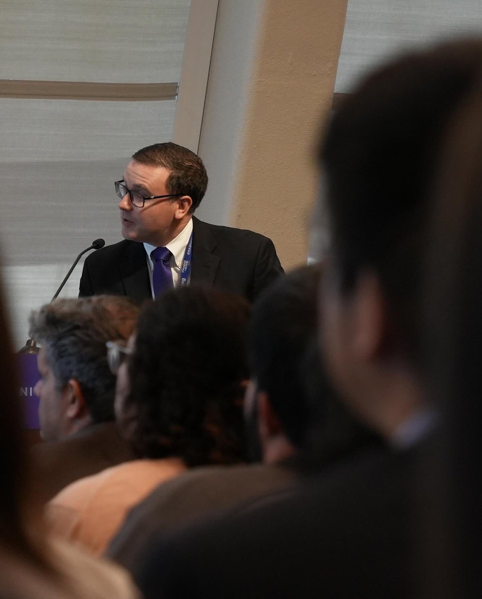 NYUGSOM_ID's tweet photo. #MedicineResearchDay:  Dr. Ulrich @robulrichID delivered a wonderful presentation yesterday on his work on #Staphylococcus aureus!!! 🏅He was one of the featured speakers! 

🆔 was strongly represented! 👏 https://t.co/8JGfYSYczu