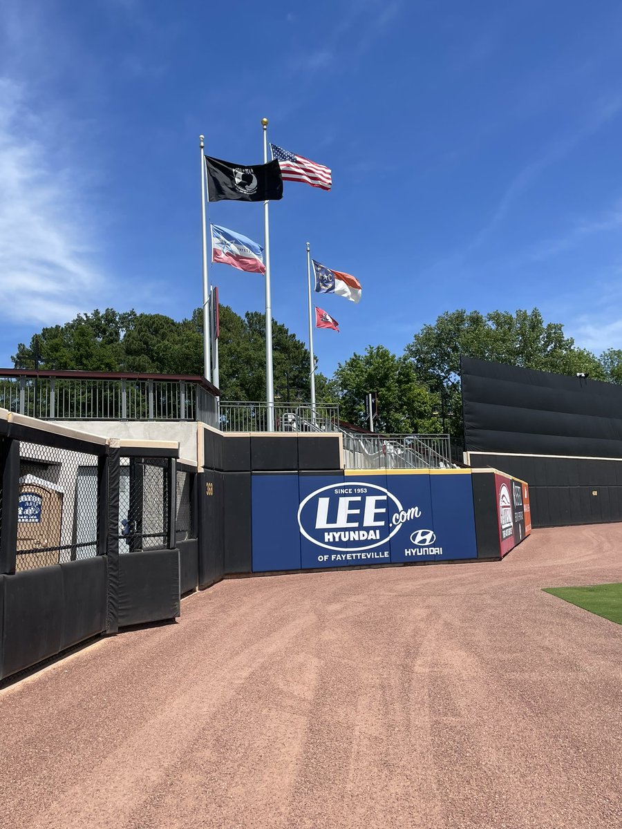 FWP_GCrew's tweet photo. Look at that blue sky! Been a beautiful week for baseball in Fayetteville! https://t.co/z1WUAkb77a