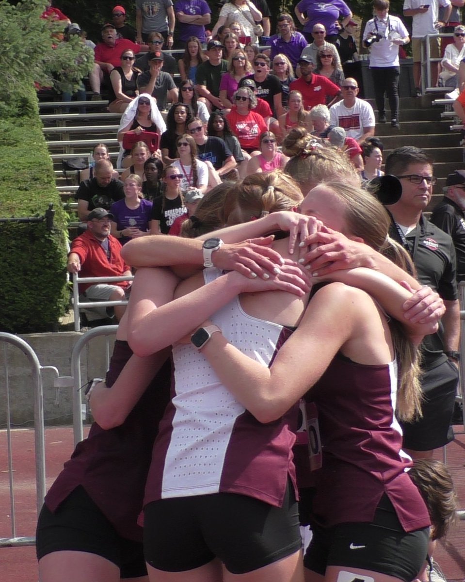 MileSplitIN's tweet photo. Fort Wayne Concordia runs the all time IN #3 time in the 4x800m with a time of 9:00.52! https://t.co/NBcmzptInx