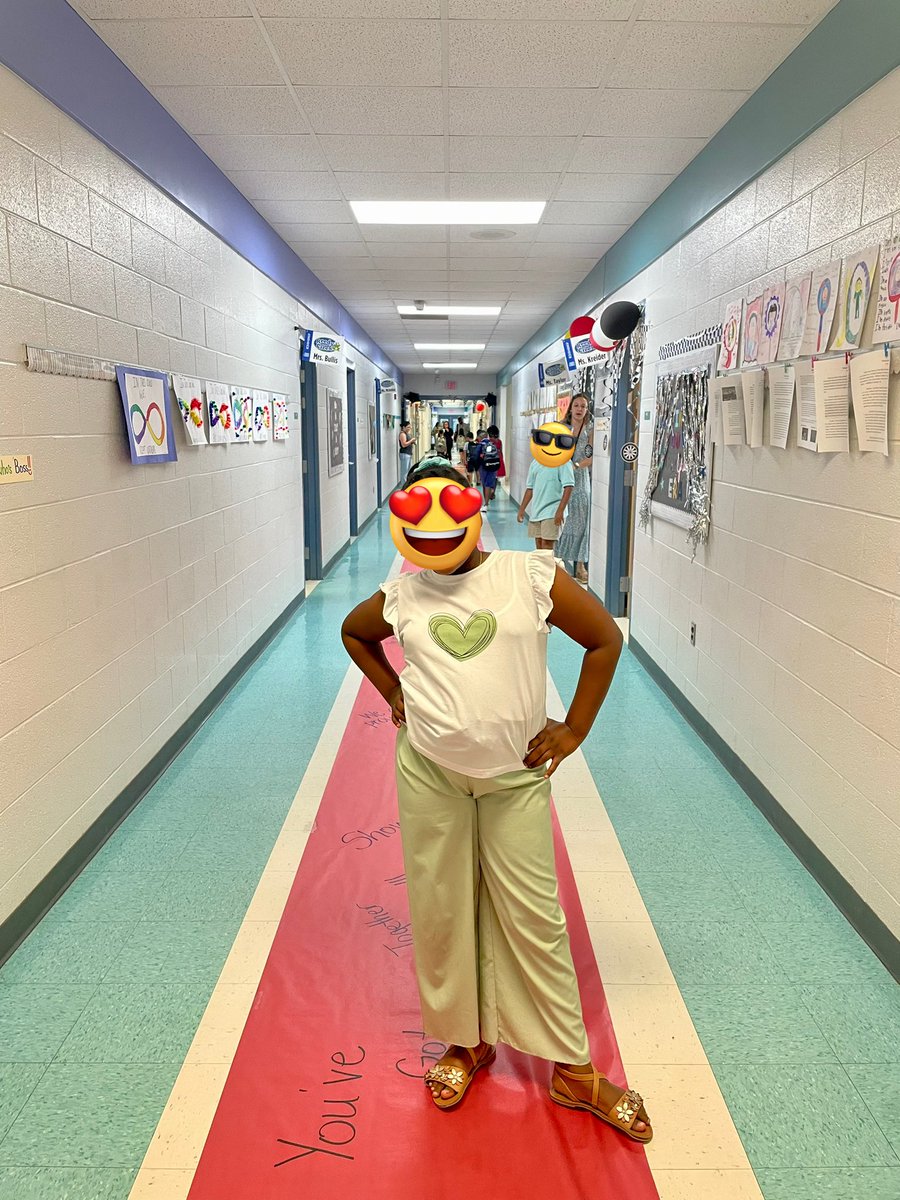 ms_kreider's tweet photo. The Red Carpet was rolled out today to inspire our students for next week! It was fun to see all the amazed faces. Reedy's ready to rock the end of year tests!! Let's do this 💪🏼 https://t.co/Szz6teHzG2