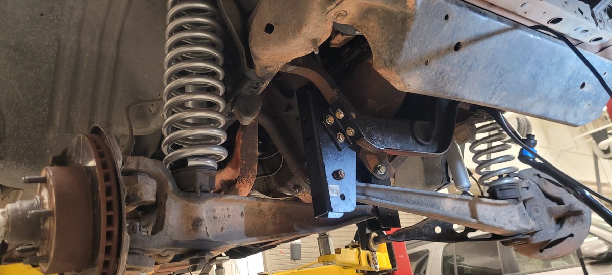 AutoHarlan's tweet image. Front & rear suspension back together... now just to get the new steering linkage installed.