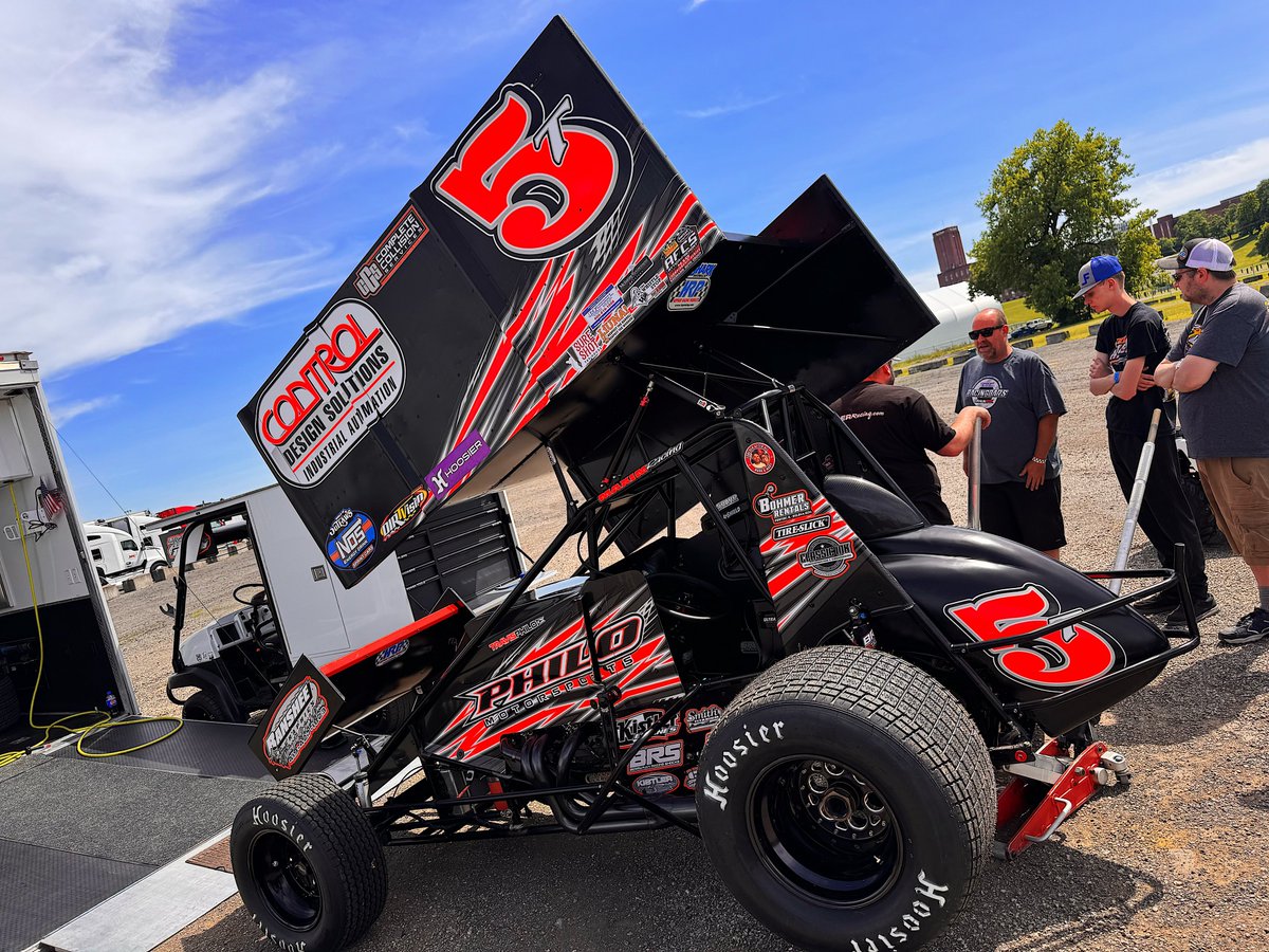 For the first time since the inaugural @Kubota_USA High Limit Racing event in 2022, <a href="/The5T/">Travis Philo</a> is back with the series tonight!

The Bowling Green, Ohio native is ready to rip around <a href="/TheBurgSpeedway/">The Burg (Lawrenceburg Speedway)</a> tonight. 

📺 FloRacing.com/HighLimit (𝟲:𝟯𝟬𝗲𝘁)
