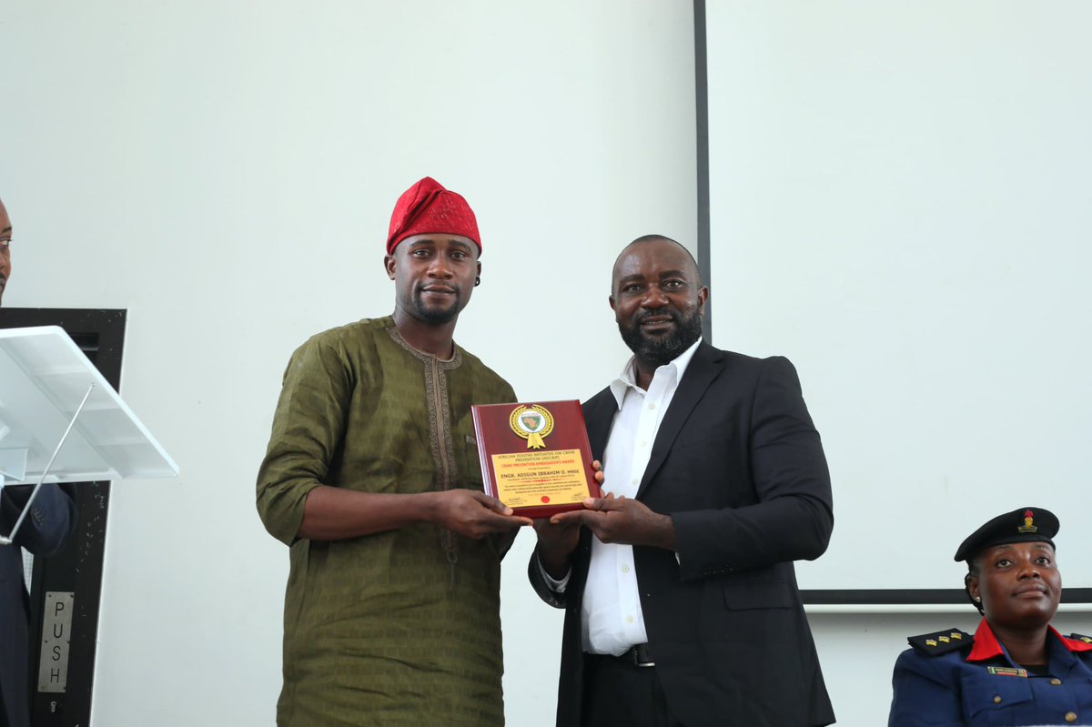 NYCNLagos01's tweet photo. Yesterday, our unwavering efforts against crime and criminality was acknowledged by the African Youths Initiative on Crime Prevention (AYICRIP) at its 12th National Youth Summit organized at the prestigious @UnilagNigeria .

@jidesanwoolu 
Details here : https://t.co/yRVYydj2pv? https://t.co/it6Re6OY5c