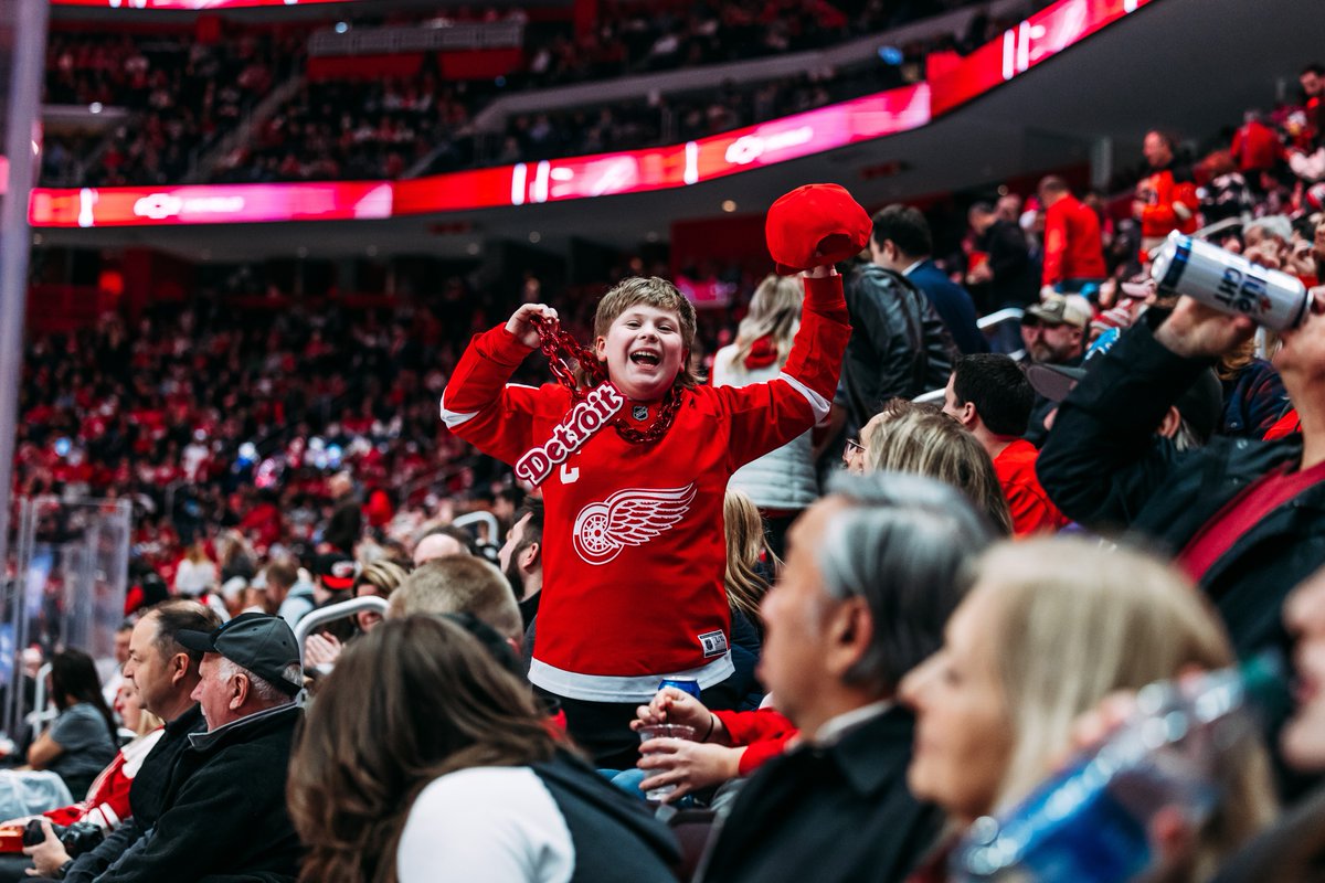DetroitRedWings's tweet image. 🗣️ FAN FRIDAY!

We want to know... what's your most memorable moment as a #RedWings fan?!