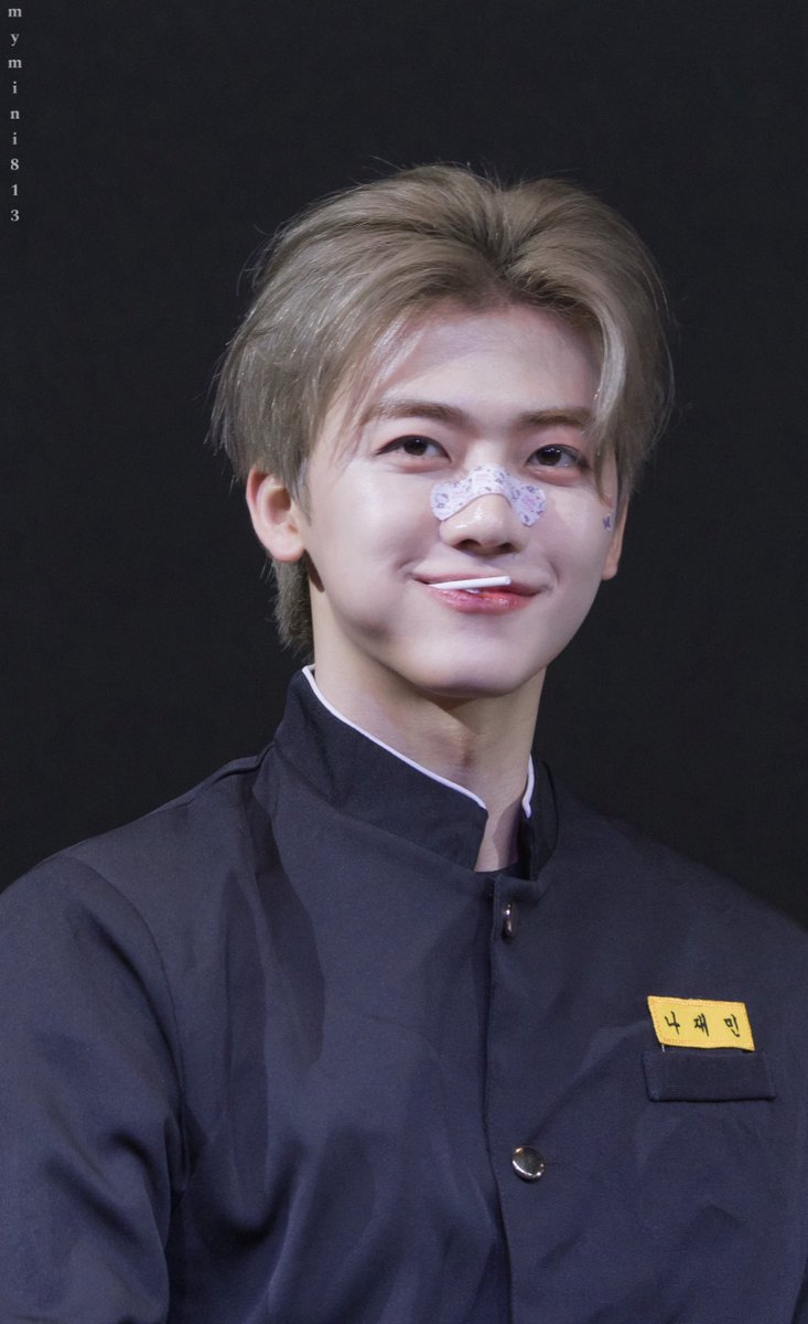 เขาไปถึงไหนต่อไหนกันแล้วแต่กุก็ยัง คือพี่มันหล่อแบบซีรีส์เข้าได้เลย คาแร็กเตอร์มันได้ขนาดนี้แล้ว