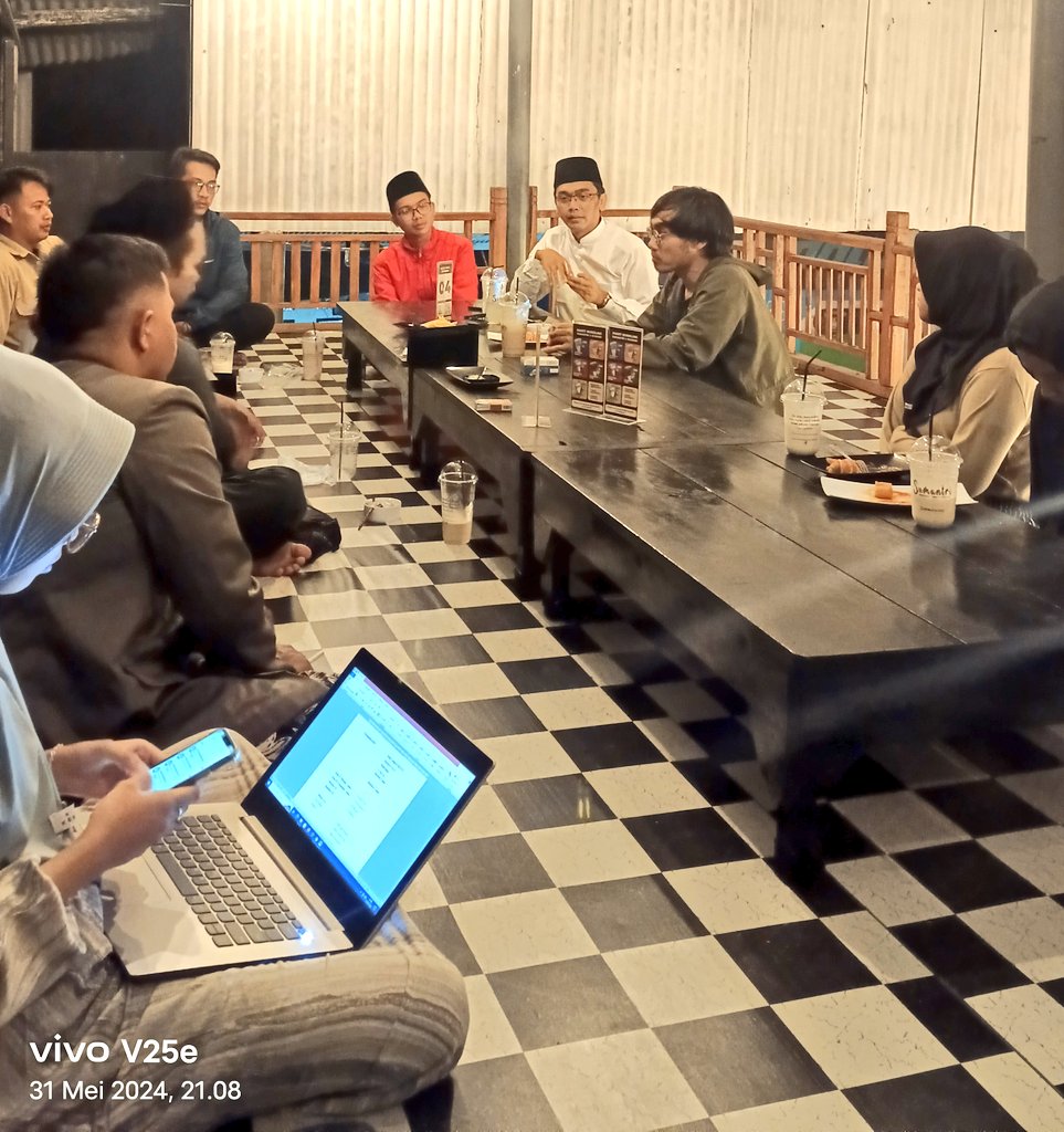 Bercengkerama dengan Sahabat2 Ansor Tanjungkerta dan IPNU IPPNU di Sumantri Café