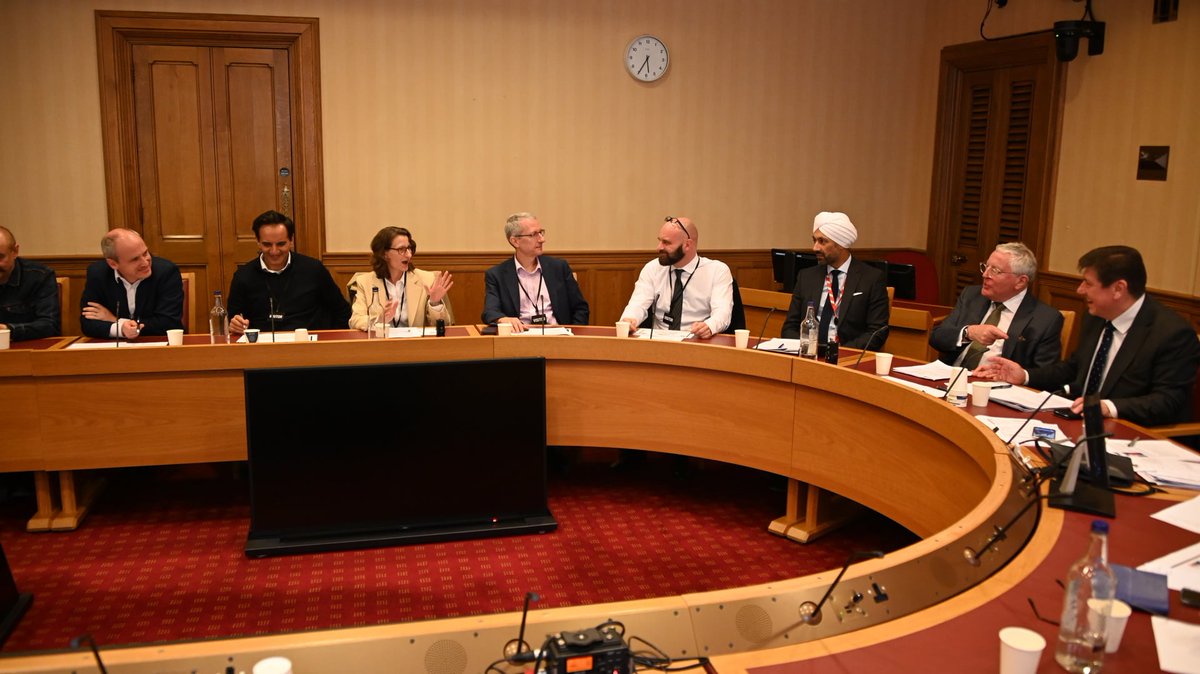 3DBodyScanning's tweet photo. Earlier this month, I attended an evidence review on ‘Artificial Intelligence (AI) &amp; City Sustainability,’ hosted by the AI All-Party Parliamentary Group (APPG) at the House of Lords, UK Parliament.   

I wrote a LinkedIn post about key development points:
https://t.co/Xb305zHLv8 https://t.co/4EnaVOUbuy
