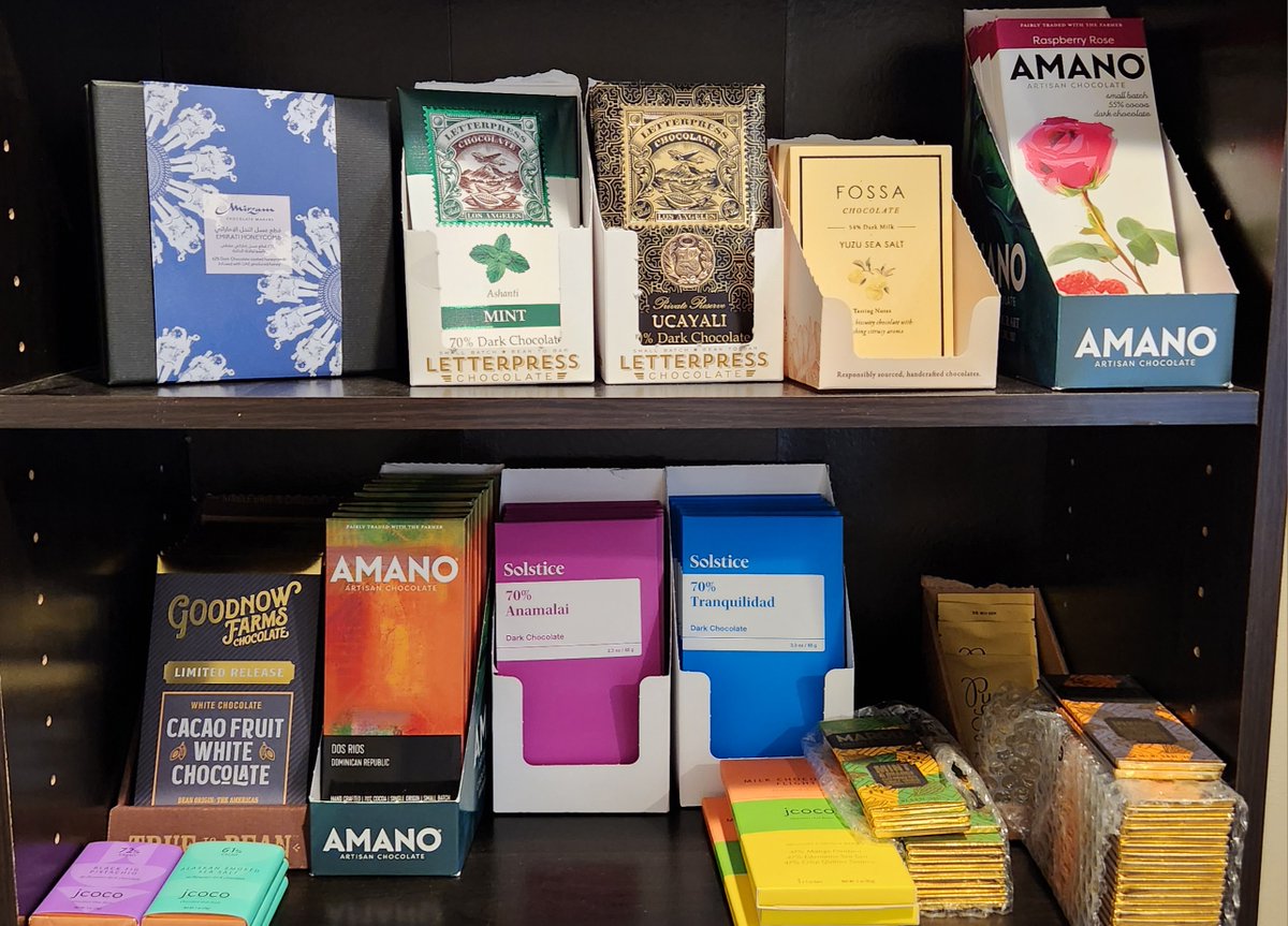 New chocolate in the house!
Custom boxes are available with fresh, new bars and treats!

DM to inquire.
#singleorigin #beantobar #darkchocolate #milkchocolate #darkmilkchocolate