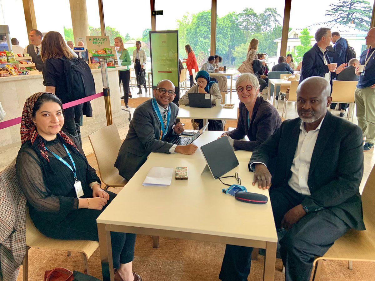Great meeting with @Dr_Ephrem from @UNICEF at #WHA77! 🌍 We discussed the prevention of #CervicalCancer, using UNICEF's capacity to negotiate lower commodity prices through aggregated demand, #HPV screening using self-sampling & strengthening #advocacy efforts. @WHO #NCDs