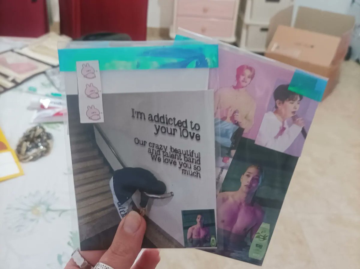 babyzkpopode's tweet photo. Lyon Madrid and Barcelona 💓
I made this for the concert, please take one and pick it up in the first two songs. 
 .The stickers sparkle so that there will be a amazing effect.
Please share in your account 😀🙏🏼

#onlyoneof #onlyoneoftour #lyon #dopamine #onlyoneofeurope https://t.co/sTkhIEPKzU
