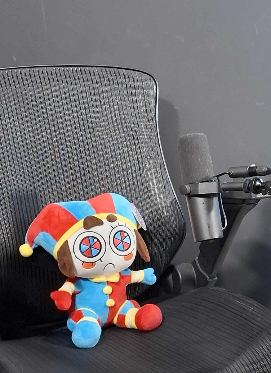 r20counter's tweet photo. Having to much fun taking picture of a pomni, thankfully i dont have the others yet 🤣
#digitalcirus #pomni https://t.co/GpjGAs0i0I