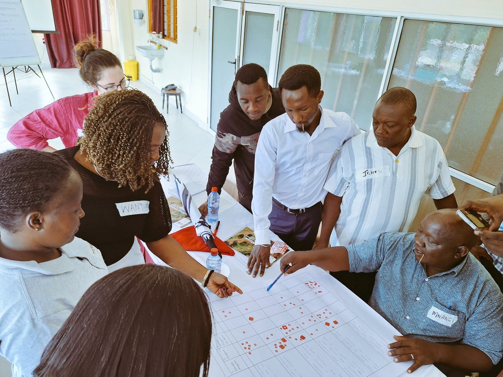 TaitaTaveta006's tweet photo. Thrilled to collaborate with @CIFOR_ICRAF @FAO and @AWF_Official in a dynamic workshop on gender and land restoration. Championing gender and social inclusion in restoration projects, we're sparking a collective reflection on the impact of gender relations. 🌍🌱#LandRestoration" https://t.co/zWbUNvqIRm