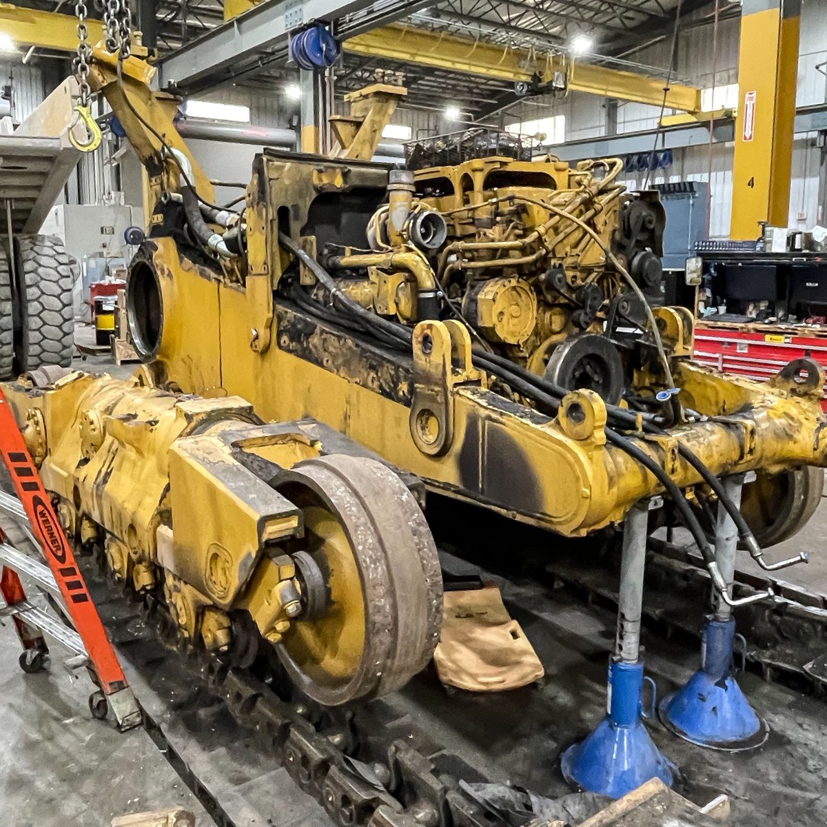 WarrenCAT's tweet photo. At Warren CAT, we will rebuild your equipment to give it a second life... and even a third! This Catยฎ D9T put in 36,000 hours on a coal yard, and our team is rebuilding it for the second time. Stay tuned for updates on this rebuild! #WarrenCAT #Rebuild #D9T https://t.co/nHZnkGqff5