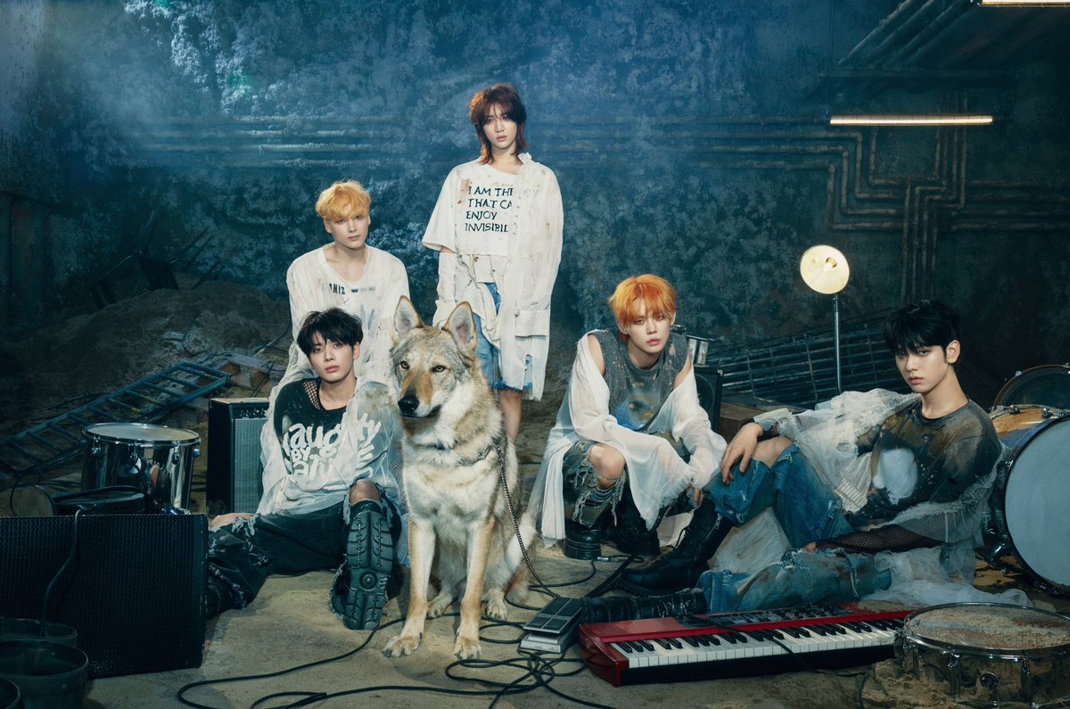 TheGarden's tweet photo. 𝗧𝗢𝗚𝗘𝗧𝗛𝗘𝗥 𝗧𝗢𝗠𝗢𝗥𝗥𝗢𝗪 for 𝗧𝗢𝗠𝗢𝗥𝗥𝗢𝗪 𝗫 𝗧𝗢𝗚𝗘𝗧𝗛𝗘𝗥.

RT if you're coming to #TXT_TOUR_ACTPROMISE at MSG! https://t.co/5hHaqB6MH4