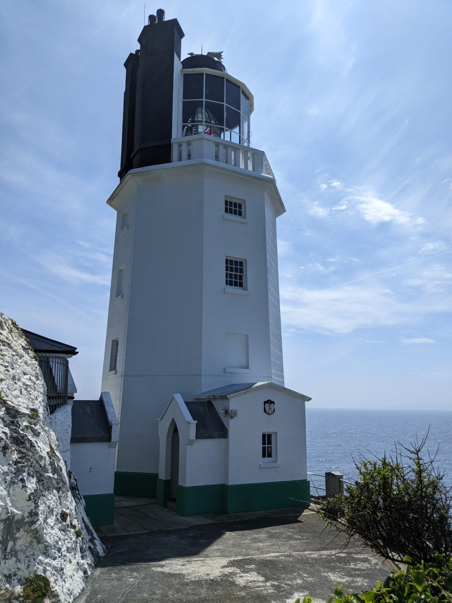 ContraryLife's tweet image. To celebrate the release of Jim Henson Idea Man on Disney+, our latest Curiosity of the Week beams in on an attractive but unassuming lighthouse in Cornwall with links to one of Henson’s classic creations.
contrarylife.com/2024/05/the-fr…