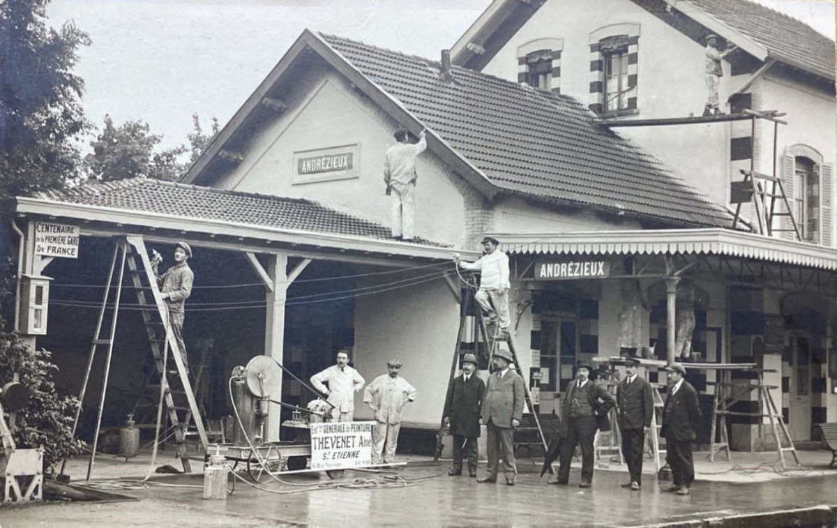 [42] Loire Andrézieux-Bouthéon centenaire de la 1ere gare de France 🧐 la gare SNCF en travaux par l'entreprise de peinture THEVENET de St Etienne 1946