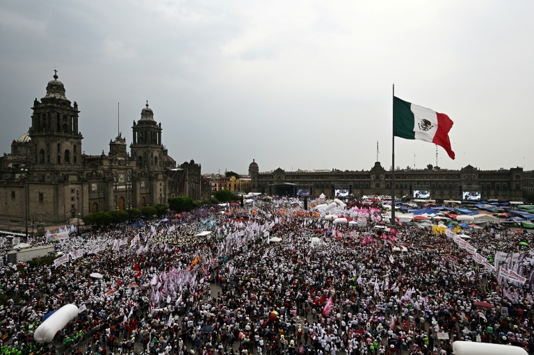 Falsos homosexuales se aprovechan de cuotas para cargos en elecciones de México: Morelia (México) (AFP) - 

Decenas de candidaturas han sido impugnadas en México por presunta suplantación de género. Falsos trans, gais y lesbianas se inscribieron como… dlvr.it/T7g11W