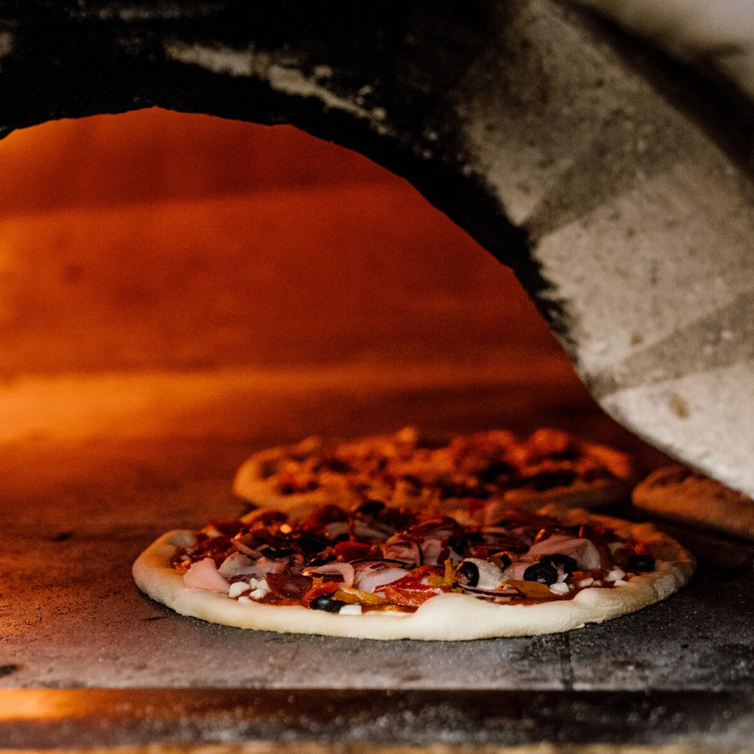 Beauty is in the details at The Pizza Room☺️
Join us today🍕

#ThePizzaRoom #ItalianPizza #HomemadePizza #PizzaLondon #Hackney #MileEnd #Poplar #SurreyQuays #NewCross #ItalianPizzeria #pizzauk #HandcraftedPies