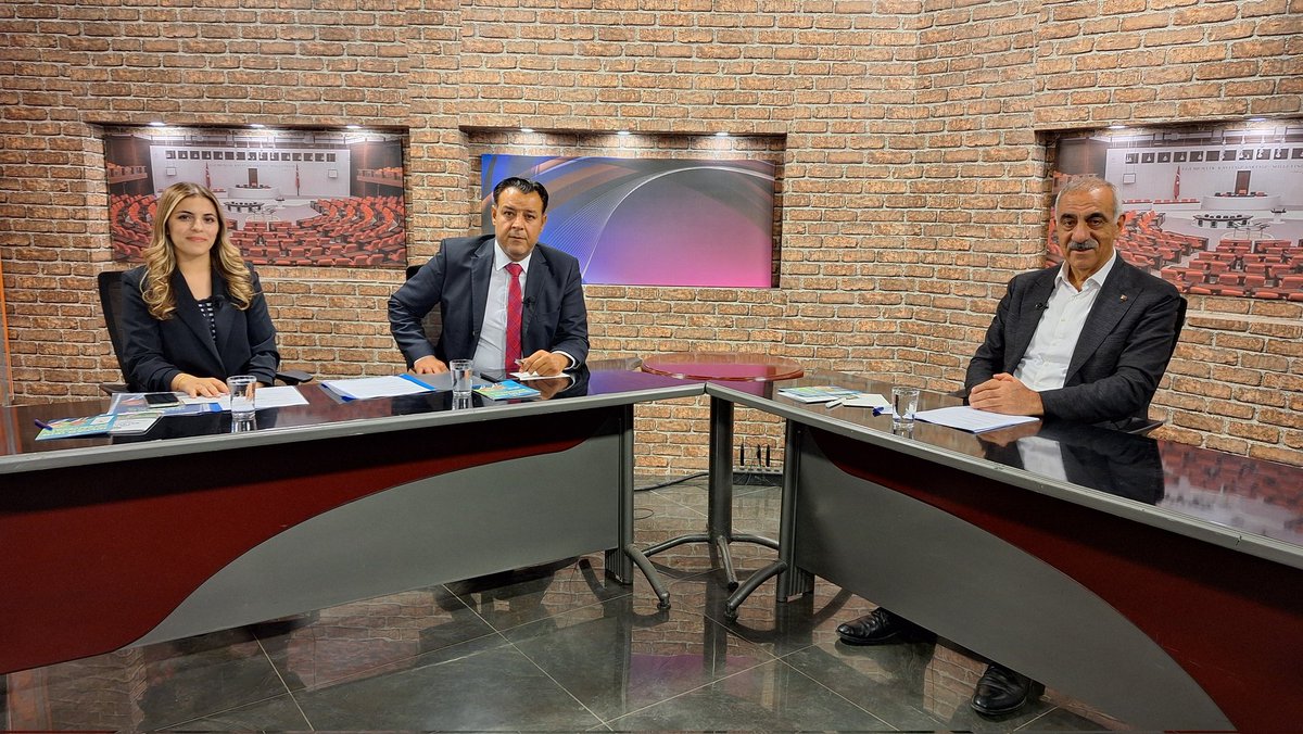 aslanalibayik's tweet photo. An itibarı Güneydoğu Tv ve Kanal Urfa Televizyonunun ortak canlı yayında Hilvan'ı konuşacağız. 

İyi seyirler dileriz.

@guneydogutv 
@KanalUrfa https://t.co/jGSBbRLURG